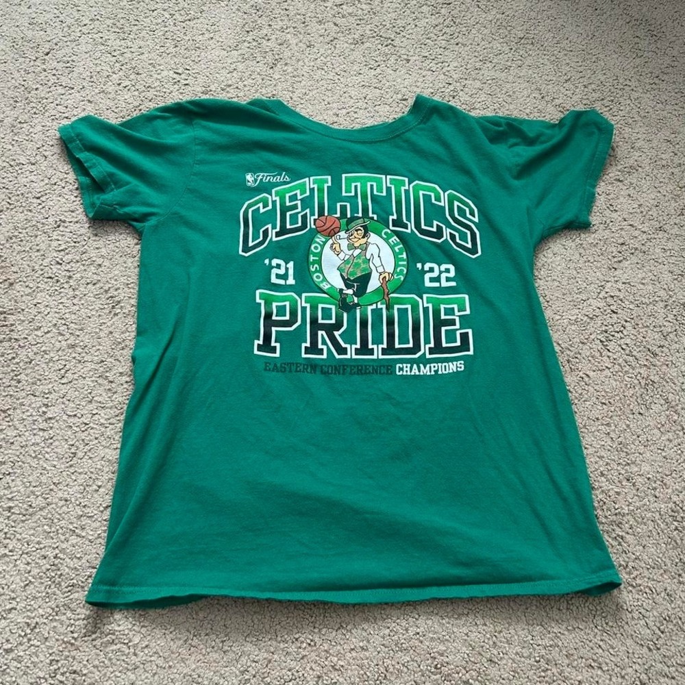 Green and white Boston Celtics 21/22 Eastern‎ conference champions tee